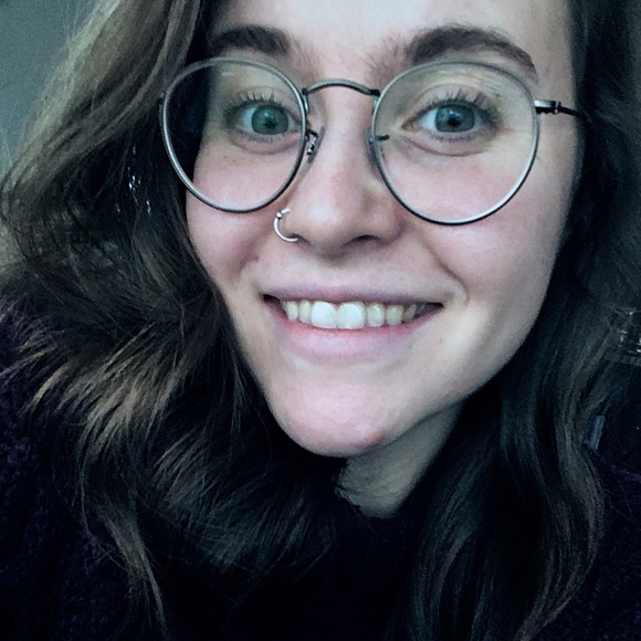 Meet your Posher, Ashton - Picture 1 of 1